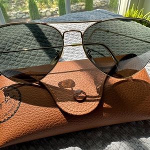 Classic Ray Ban Aviator sunglasses